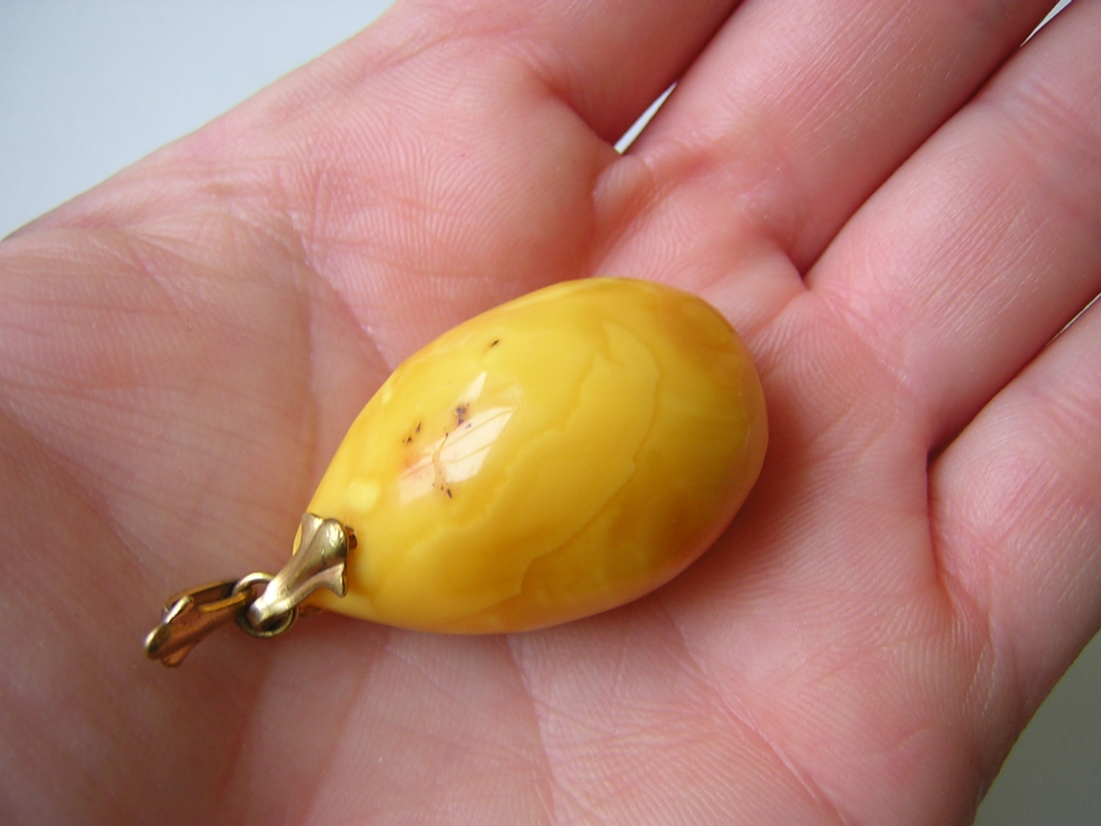 Ámbar Colgante Oliva Natural Amber Caramelo Danzig Adorno 7,4 G