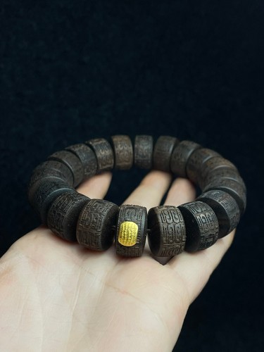 Colección de exquisitas pulseras talladas madera de agar en la exquisita caja de brocado - Imagen 6 de 9