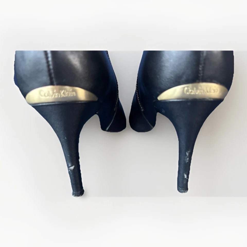 Calvin Klein Jailene Black Leather Ankle Boots Size 7.5 Gold Buckle Heels - Image 4 of 4