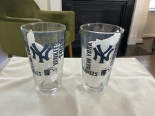 NEW YORK YANKEES BRONX,NY SET OF 2 12oz BEER GLASSES BOELTER EUC
