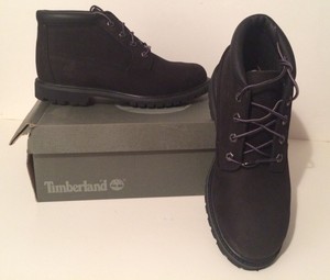 nellie chukka black