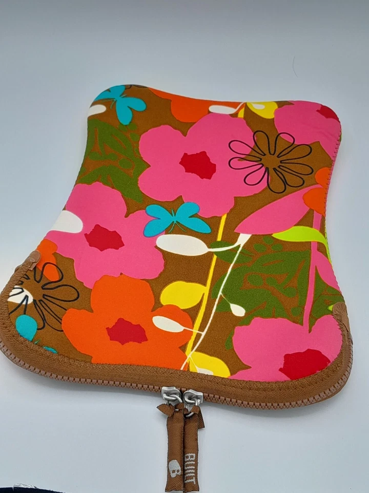 CONSTRUIDO + Funda Portátil DVD y Notebook Toro Francés Neopreno Floral 10" Foto 4 de 4