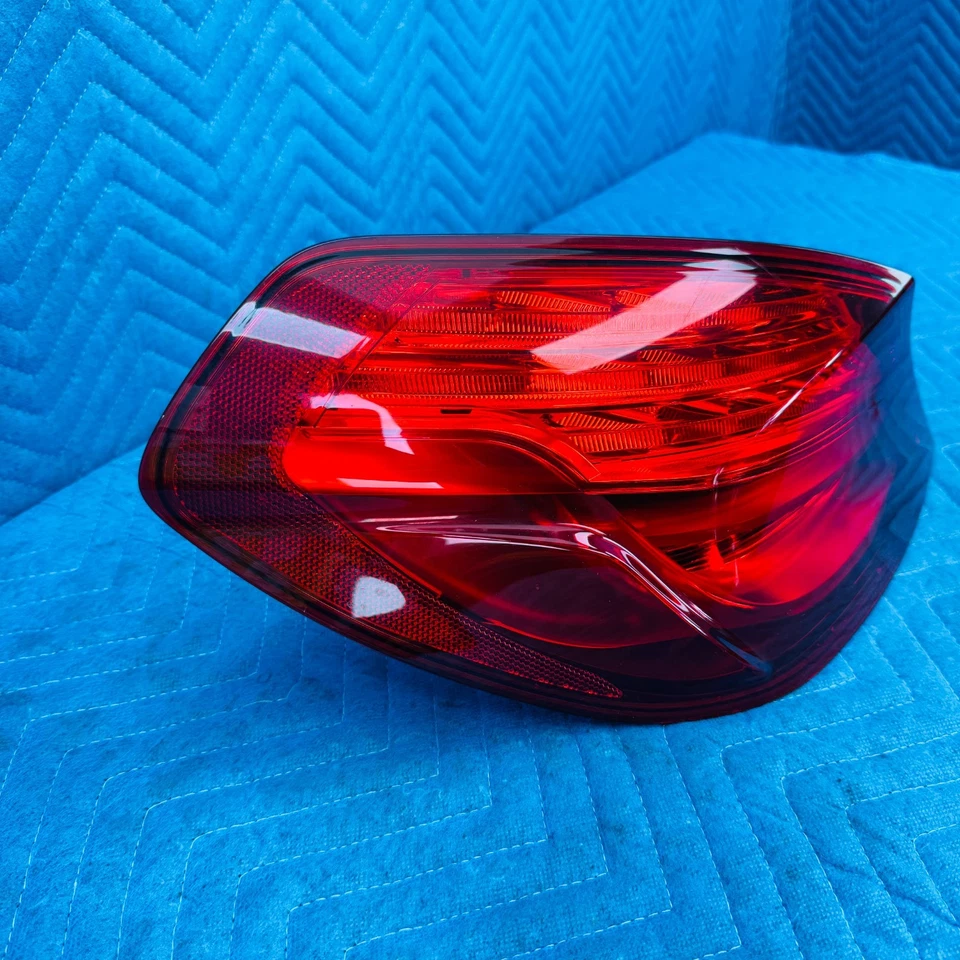 2012–2017 BMW 650i xDrive Left Rear Quarter Tail Light OEM 63217210577 - Image 3 of 4