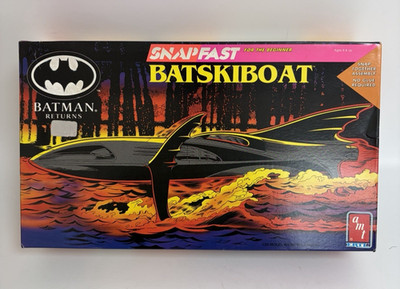 AMT ERTL 1:25 Batman Returns Batskiboat 6615 Model Kit Sealed Parts 1992