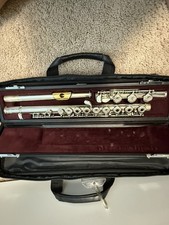 Yamaha YFL-481H Gold Lip Intermediate Open Hole Flute USED