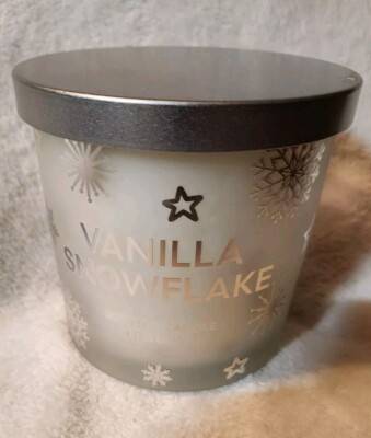 Supreme Lights Vanilla Snowflake  3-wick Scented 14 Ounce Candle