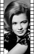ACTRESSES "A" DRINKS COASTERS FRIDGE MAGNETS KEYRINGS