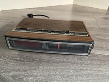 VTG General Electric No. 7-4625F Digital Alarm Clock Radio AM/FM Walnut Grain