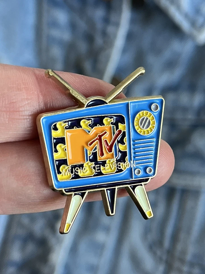 Retro Style Gold Plated MTV television Enamel Pin - Excellent Condition - Image 2 of 4