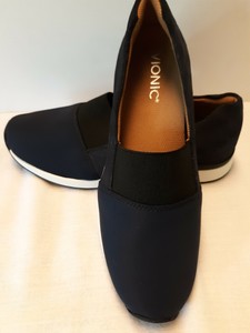 vionic cameo slip on