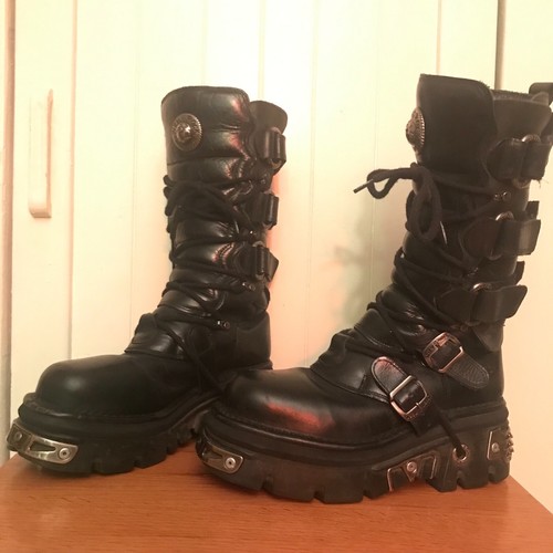 rock reactor boots