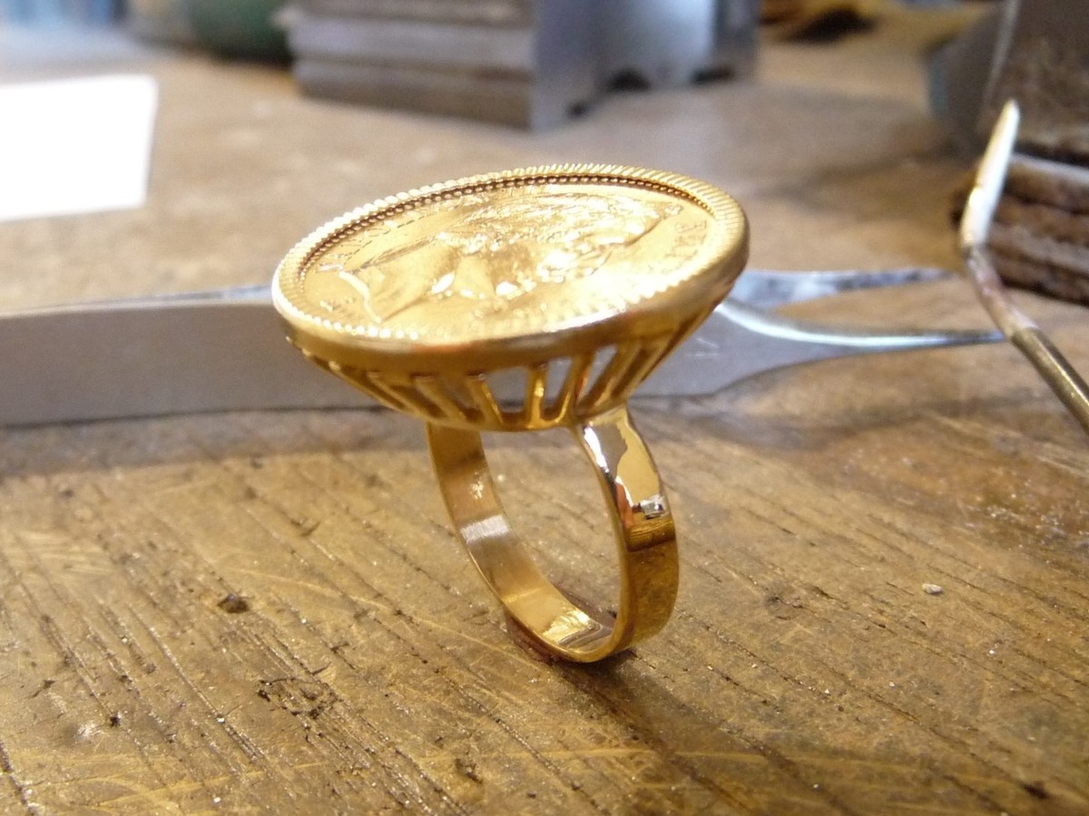 Monture bague pièce or 20 Francs Napoléon sur panier fil