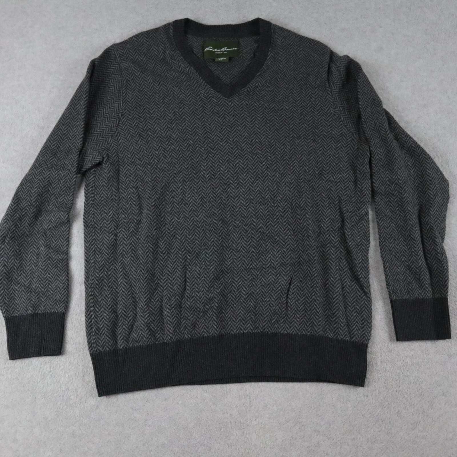 Eddie Bauer Sweater Mens Large Cotton/Cashmere Pullover Knit V-Neck Gray Chevron