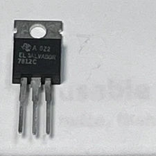 (1) TEXAS INSTRUMENTS 7812C, TO-220 12V POSITIVE VOLTAGE REGULATOR. NOS.