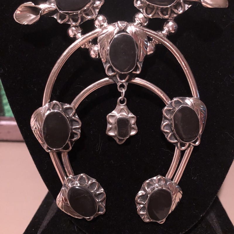 Native Jeweler Genuine polished BLACK ONYX Squash Blossom Necklace
