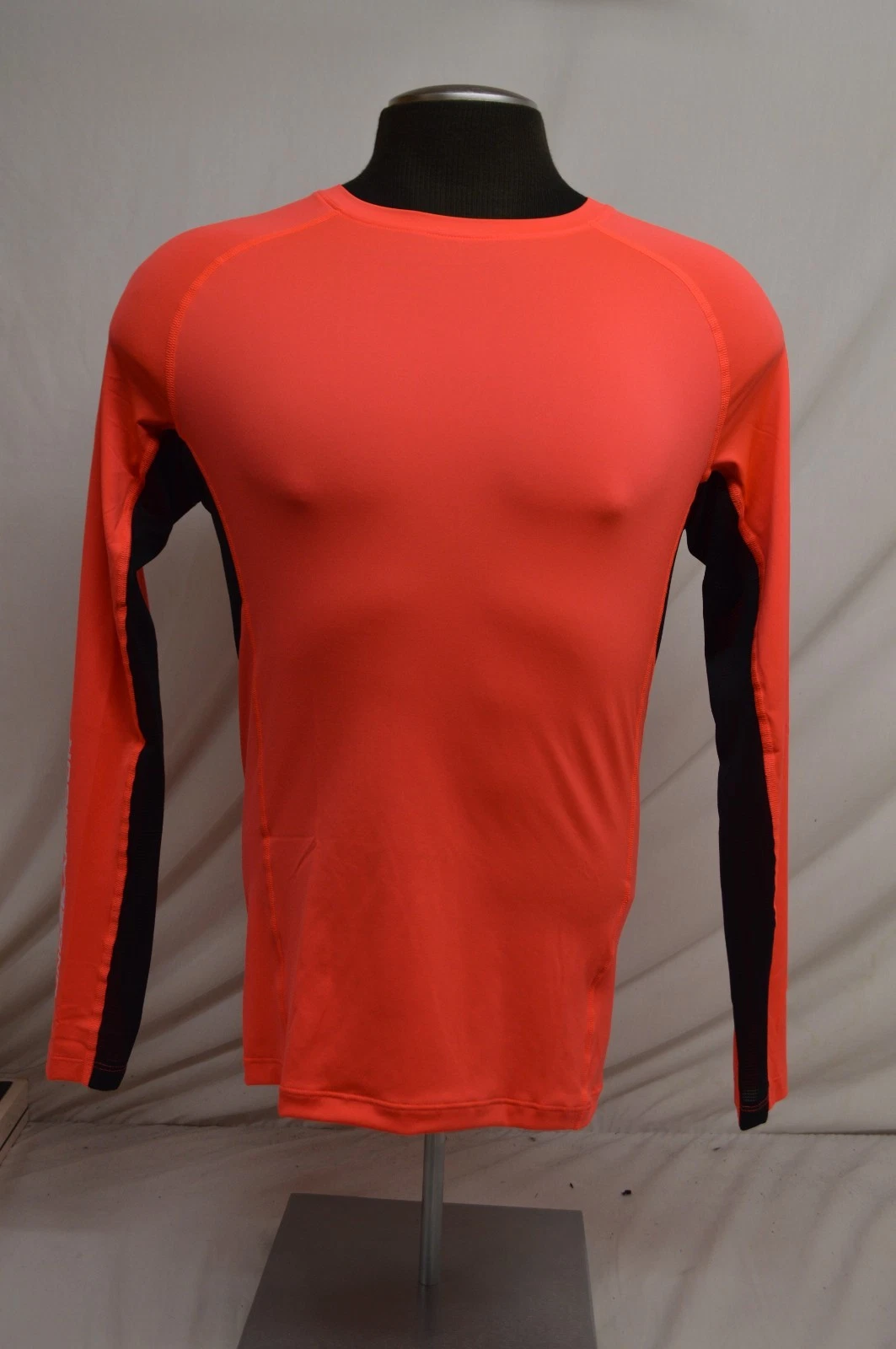Under Armour MFO HeatGear Vent Compression Shirt 1383330 Bright Red Black Men L