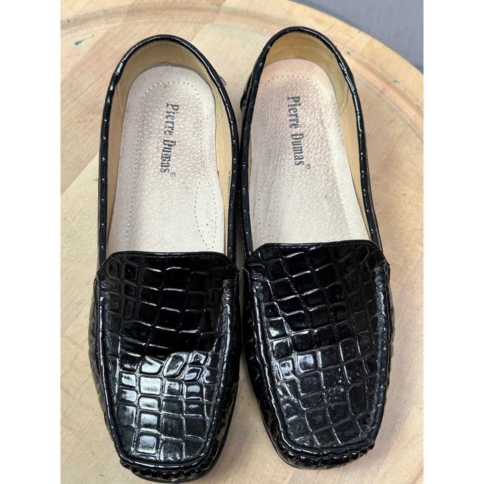 Zapatos sin cordones Pierre Dumas para mujer 10M charol negro cocodrilo en relieve Foto 2 de 4