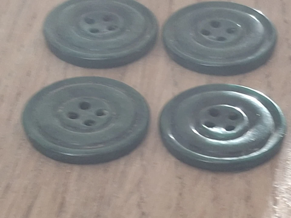 Vintage Art Deco Ridged Set of Olive Green Bakelite 4 hole Buttons l8.5mm B91 - Image 2 of 4