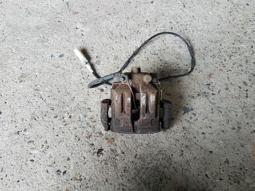 BMW 3er E90 E91 LCI Bremssattel mit Träger hinten rechts 42/20 6768698