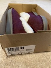 Brand New Clarks Cloudsteppers Step Flow Low Super Soft Slippers Women 6M