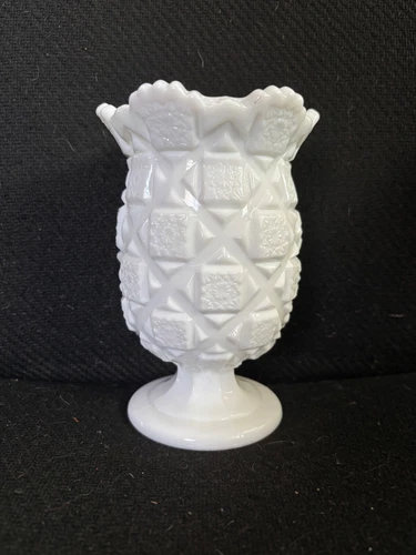 Vintage milk glass, pineapple-shaped Westmoreland vase. Quilt Pattern. 6.5" tall
