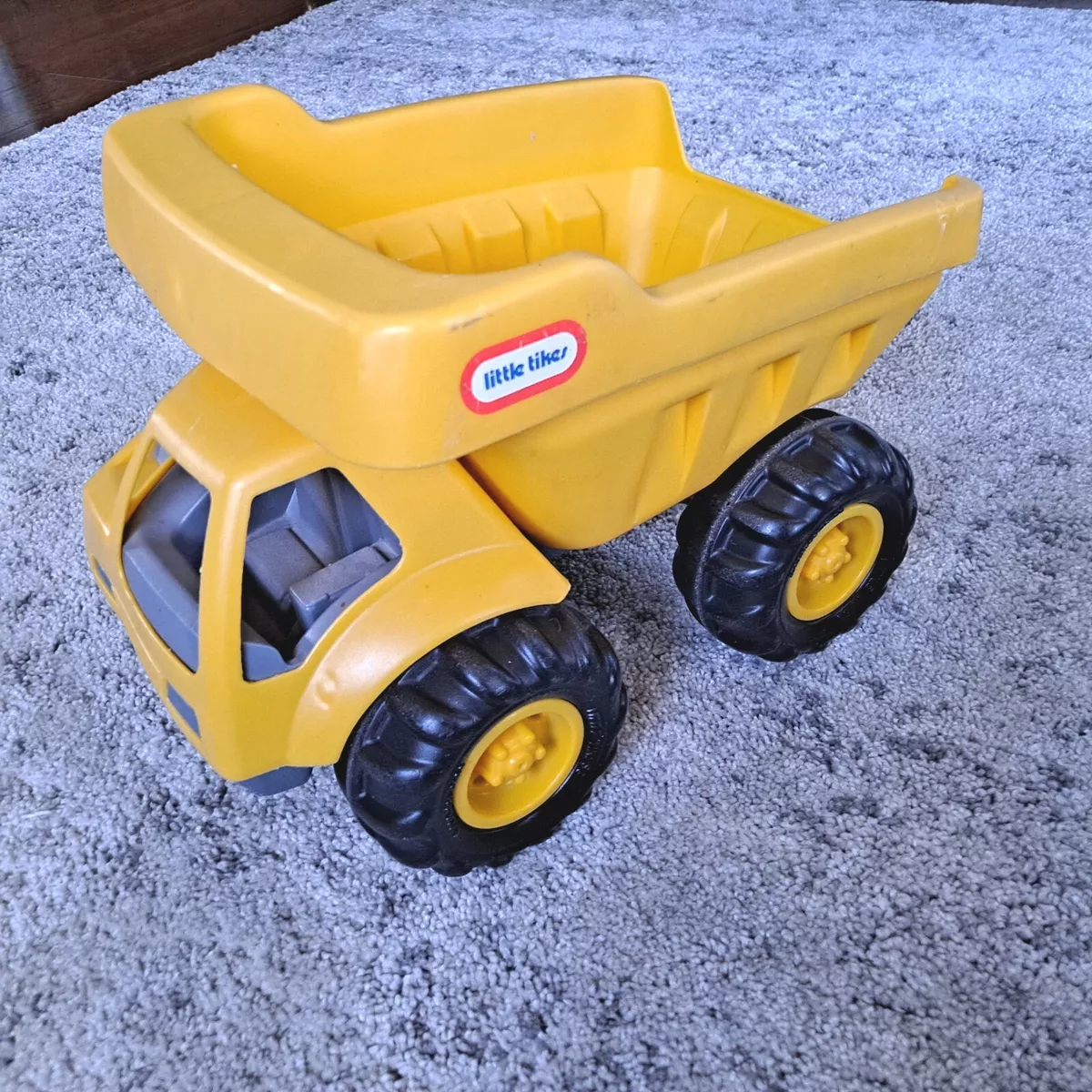Little tikes yellow dump truck hotsell