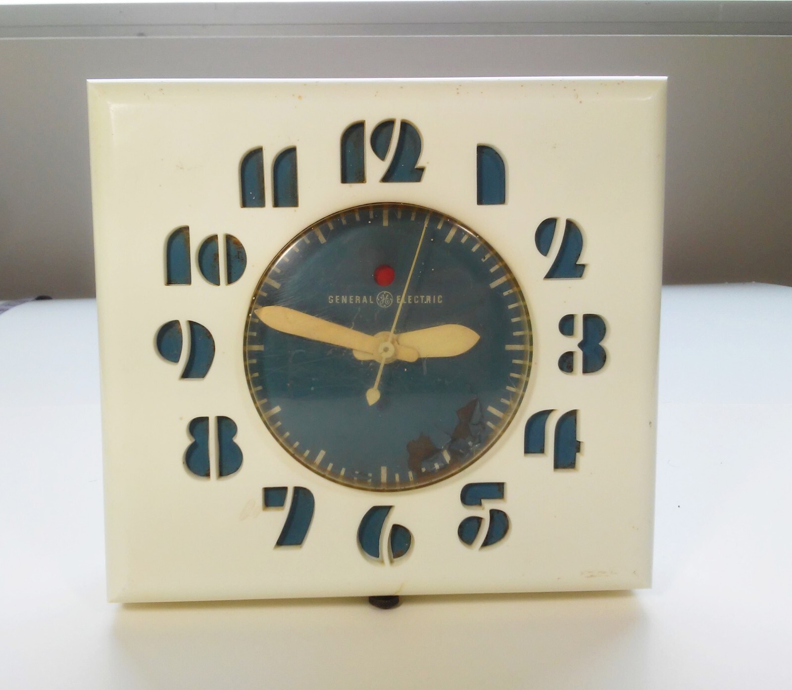 Mid Century 50's Vintage GENERAL ELECTRIC Kitchen Clock Model LK15