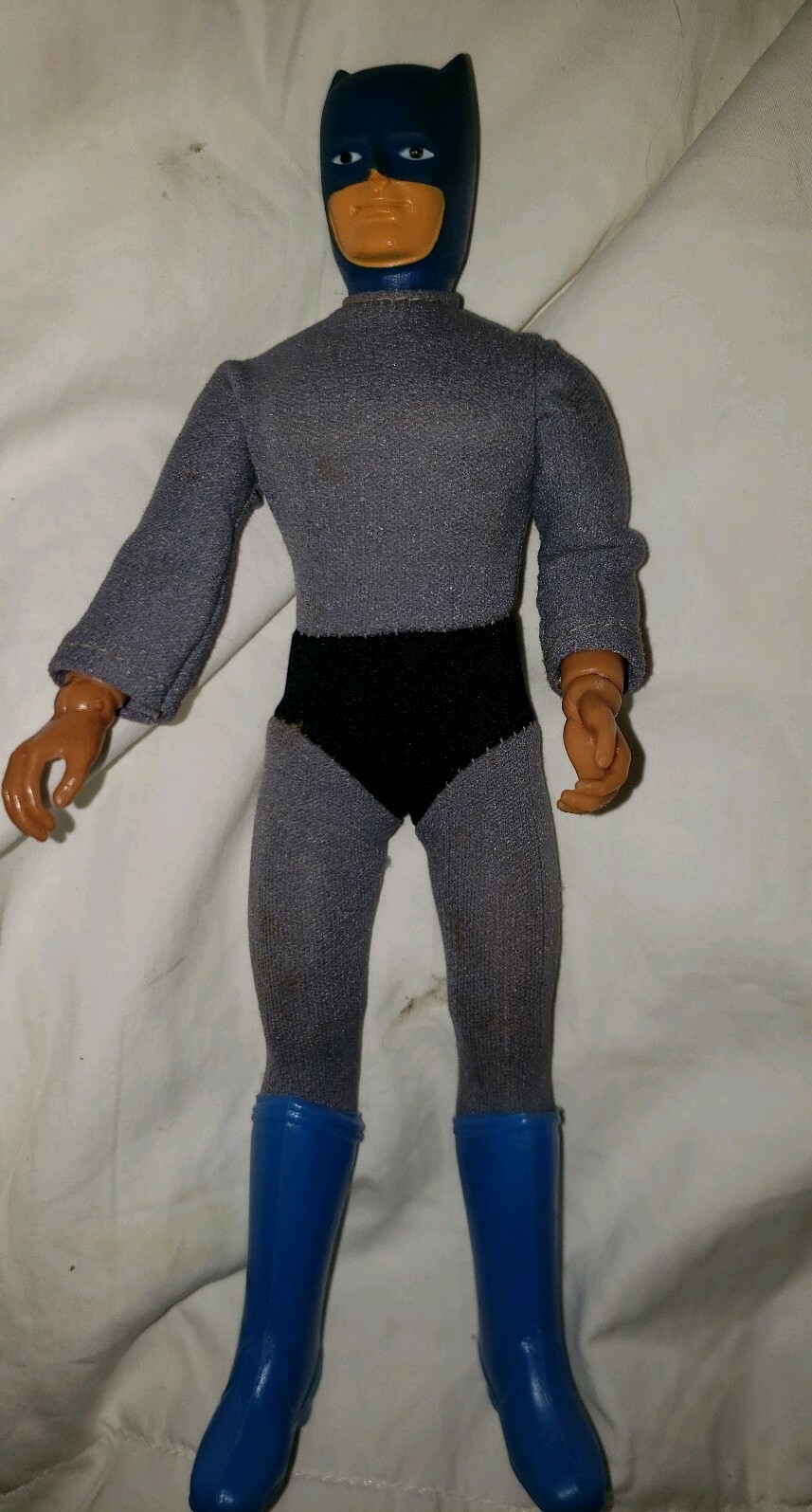 Fist Fighting Batman 8 Action Figure (1975) DC Mego Fist Fighting Batman 8 Action Figure (1975) DC Mego