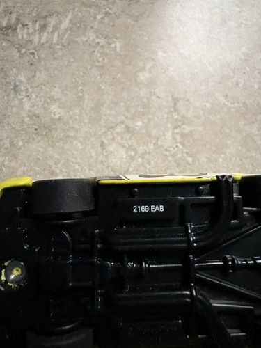 DISNEY PIXAR CARS RUBBER TIRES LEAK LESS #52 - Picture 3 of 3