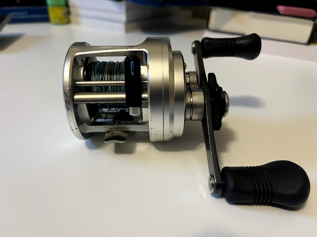Shimano Calcutta D CT401D Baitcasting Reel for sale online | eBay Shimano Calcutta D CT401D Baitcasting Reel for sale online | eBay