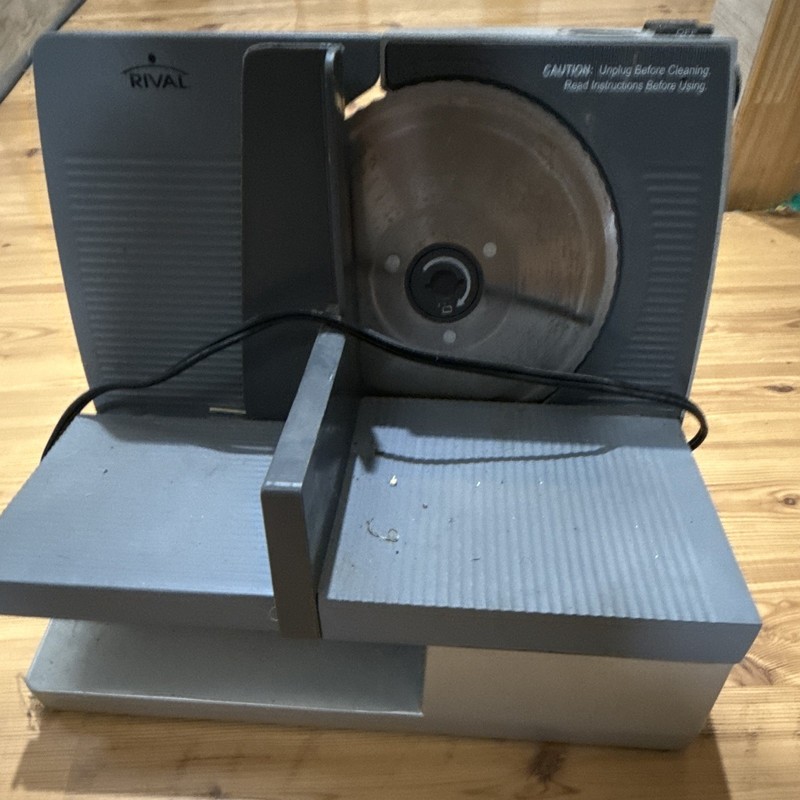 Rival Electric Meat Slicer 7in Blade 120W 120V Gray Model 1042