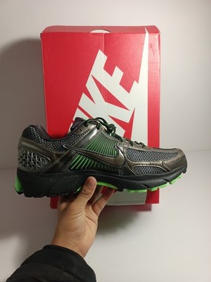 Size 45 EU - Nike Zoom Vomero 5 SE Metallic Pewter Green IB2988-001