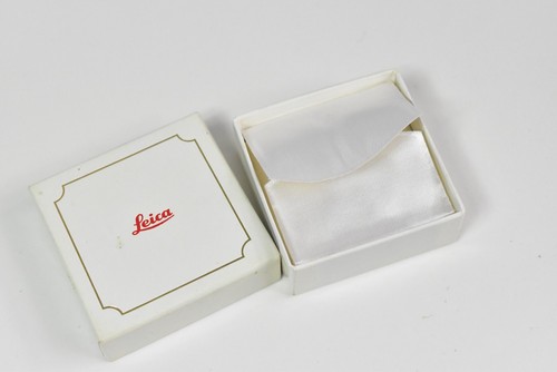 ARTICLE PROMO LEICA VINTAGE EN BOÎTE 100 % AUTHENTIQUE UR PROTOTYPE ET BADGES POUR APPAREIL PHOTO ARGENTIQUE M6 - Photo 5/6