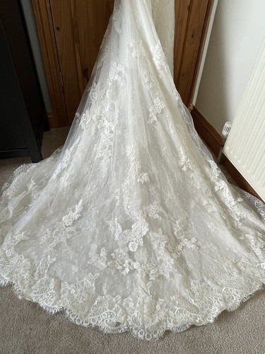 Pronovias Kaur Size 16 Ivory Lace Wedding Dress - Unaltered & Unworn - Picture 2 of 15