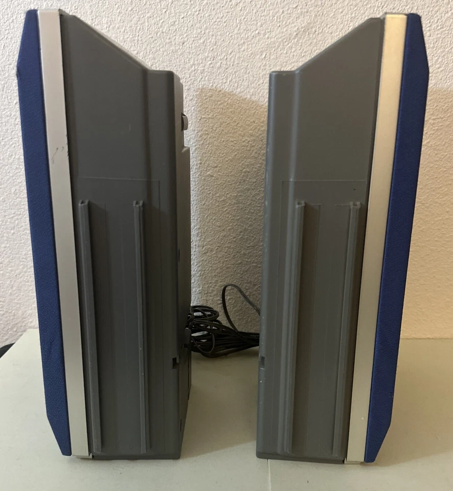 FISHER SLIM-1500 AM/FM STERO CD PLAYER - DETACHABLE SPEAKERS - Tested - Image 3 of 4