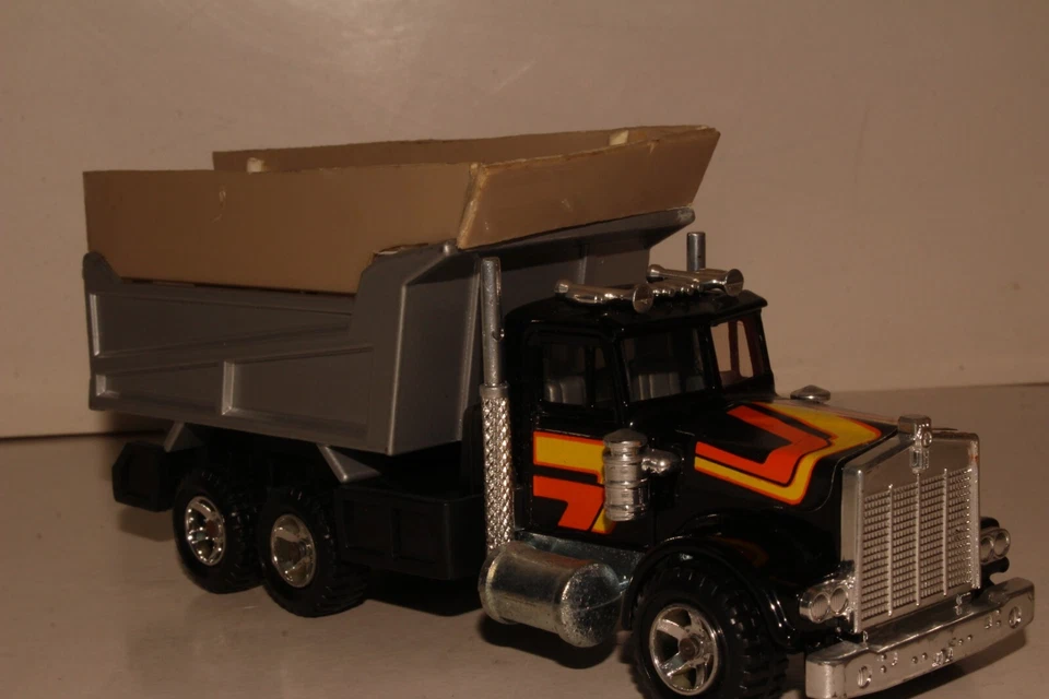 Самосвал угольный Majorette Kenworth - Изображение 2 из 4