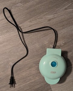Dash Mini Waffle Maker Teal  Non-Stick