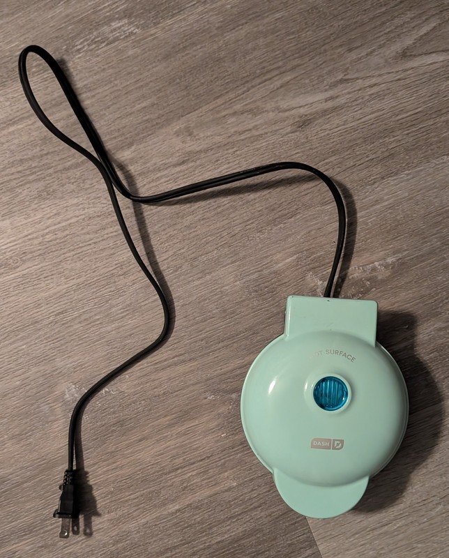 Dash Mini Waffle Maker Teal  Non-Stick