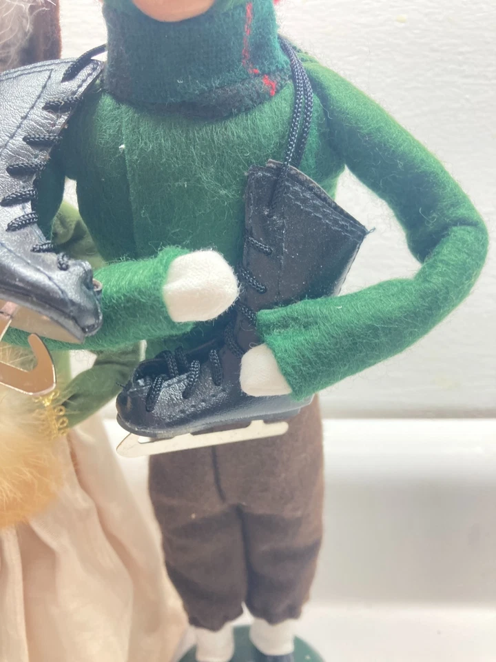 1995 Byers Choice Holiday Caroler Figure Pair Woman And man with skates - Image 3 of 4