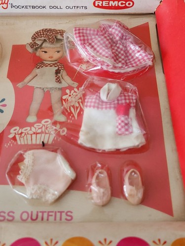 Heidi's Little Sister HILDY Pocketbook Doll REMCO OUTFITS Dress Shoes Unopened - Picture 3 of 16
