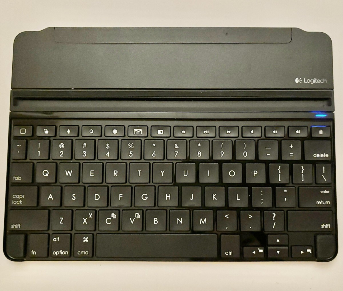 Logitech ipad Air 2 Ultrathin Magnetic Clip-On Keyboard Cover Y
