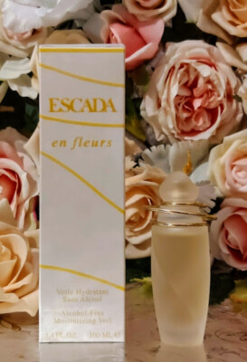  LOT ESCADA EN FLEURS EAU DE TOILETTE 1.0oz.30 ml,+MOISTURIZING VEIL3.4oz.100ml
