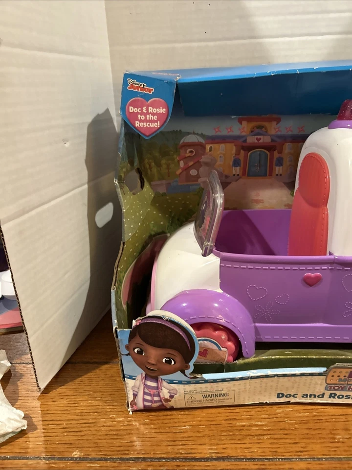 Doc McStuffins " DOC & ROSIE THE RESCUER " BRAND NEW WITH ACCESSORIES - Image 4 of 4