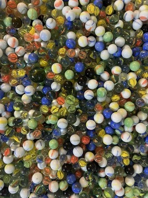 Marbles Lot Offf 400 Pieces - Image 1 of 4
