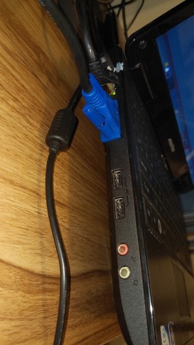 Vintage eMachines E525 Laptop (working) with puppy linux - Picture 5 of 21