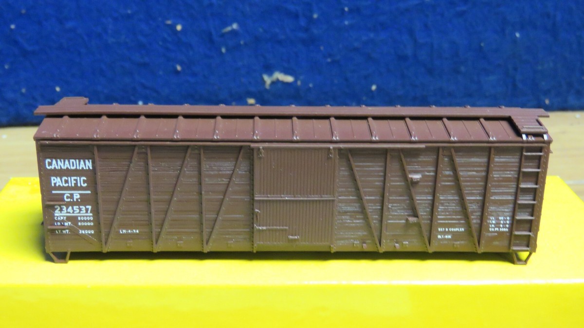 Accurail 4204 HO CP 40' OB Wood Box Car Steel Ends 234537 Accurail 4204 HO CP 40' OB Wood Box Car Steel Ends 234537