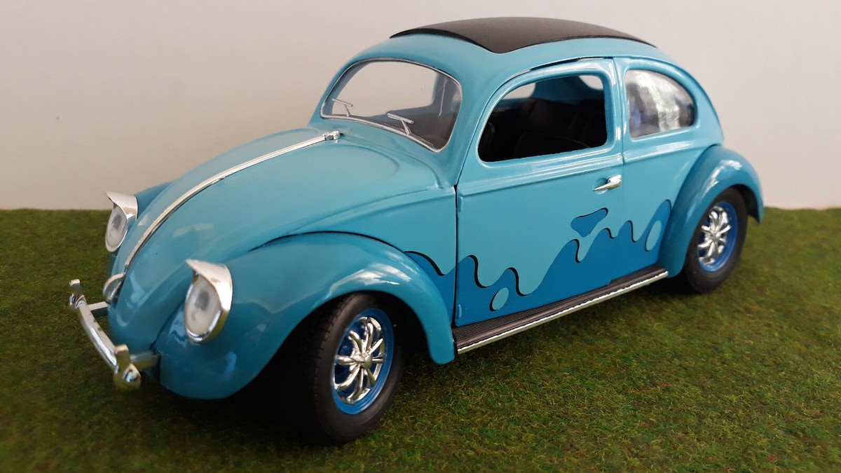 Volkswagen Coccinelle Solido 1/17 – Diorama Vacances à La Neige, Bleue, Comme Neuve
