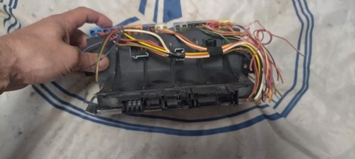 Mercedes R230 SL550 SL55 AMG Front Right Side SAM Fuse Box Module A2305451532 - Picture 3 of 6