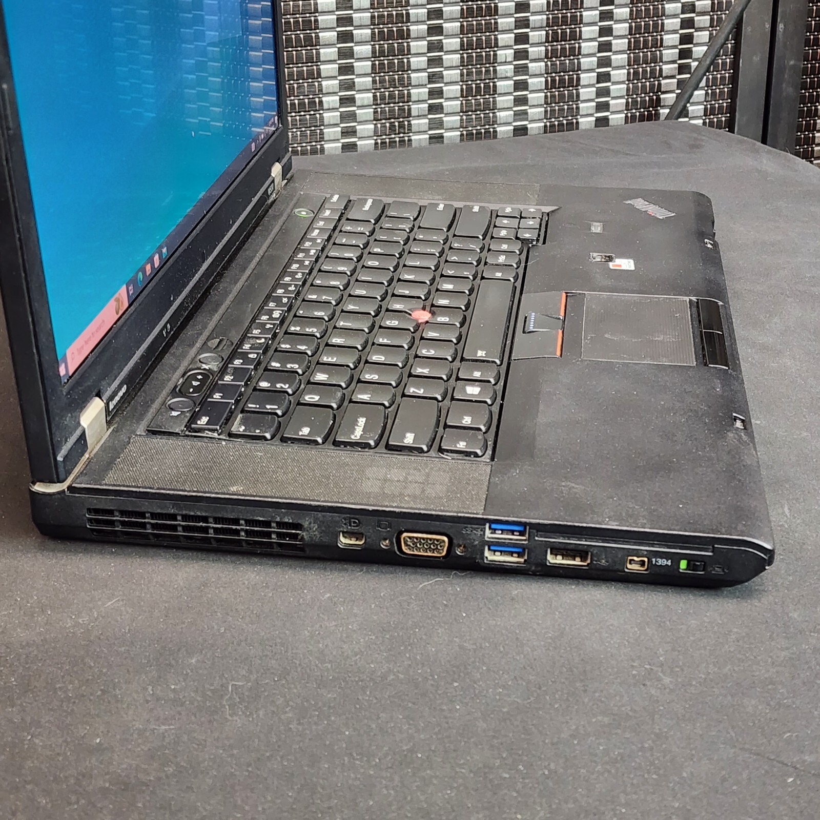 Lenovo ThinkPad W530 i7-3720QM 2.40GHz 1TB HDD 16GB RAM Windows 10 Pro - Picture 4 of 10