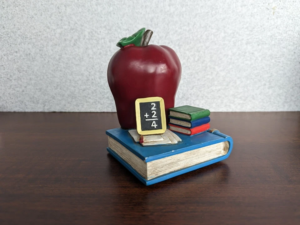 Profesor Sujetalibros Estatuilla Manzana Medio Libro Matemáticas Pizarra Educación Escritorio Decoración Foto 3 de 4